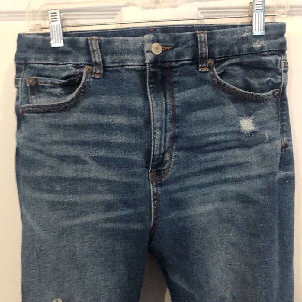 American Eagle Women’s 6 Short Distressed Curvy super high rise Jegging Jeans - Picture 2 of 16